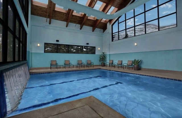2 BD 2 Bath Villa with Full Kitchen at Marriott's Streamside Birch at Vail