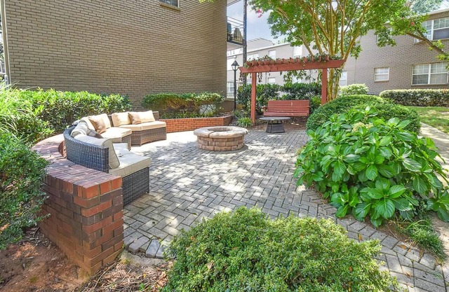 2 bd Fast W/Dryer Wifi Free Parking Full Kitchen Pool