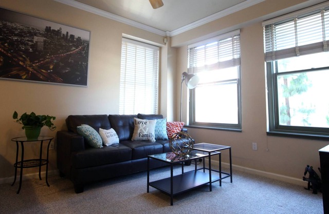 2 bd Historic Bldg near Disneyland