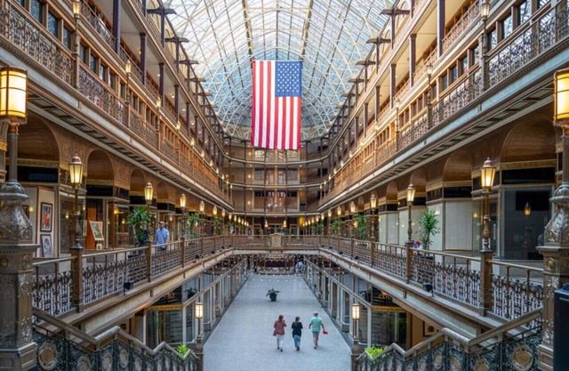 2 BDR Living in the Heart of Downtown CLE