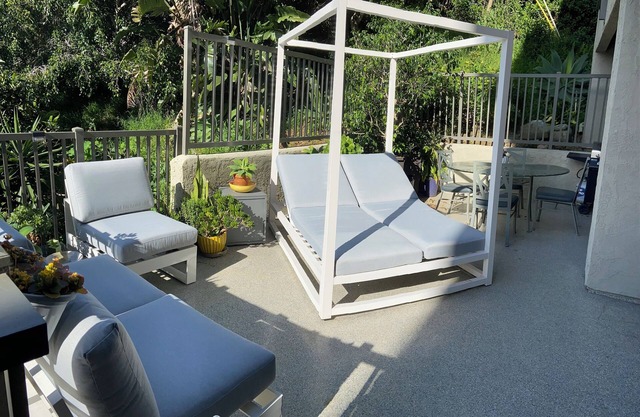 2 Bdrm 2 Bath Condo 2 Large Patios Neighboring Balboa Park