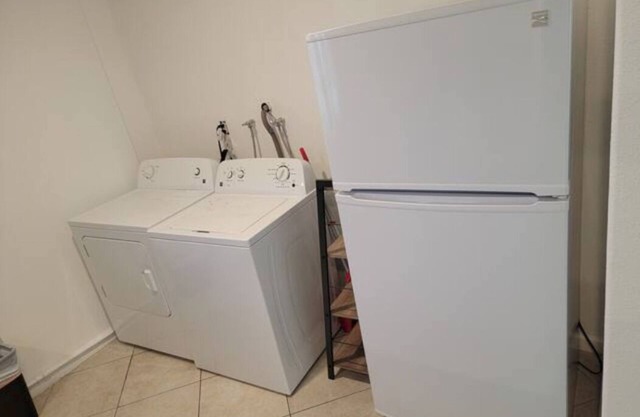2 Bdrm inc Full Kitchen/Bath/Laundry/Living Room