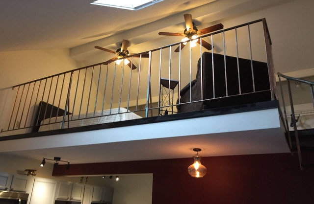2 Bed 1 Bath with Loft