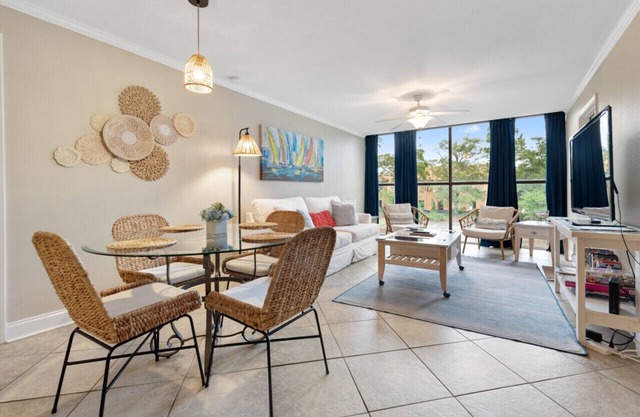 2 bed/2 bath, Pool, Just Steps to Biloxi Beach