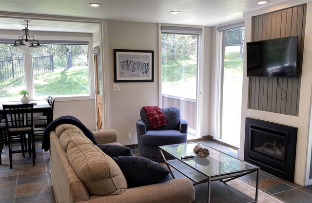 2 Bed 2 Bath Three Kings Ski Getaway