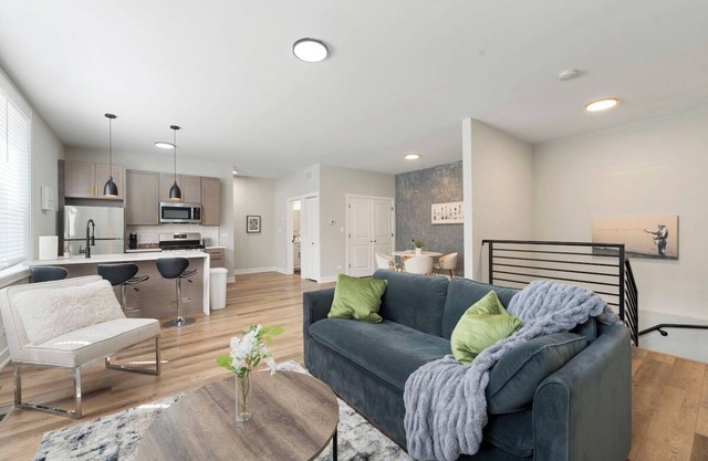 2 Bed & 3 Bath Chicago Condo