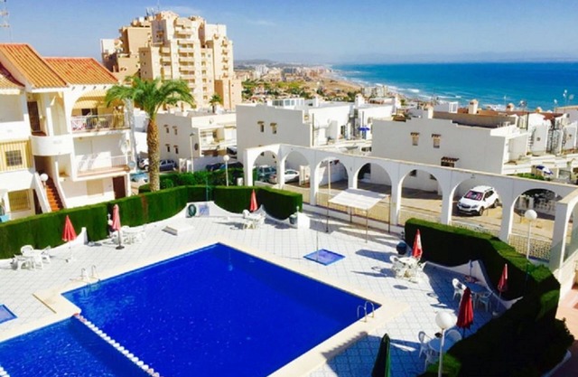 2-bed Apartment with Pool, Sea Views & Balcony - 10min walk to La Mata Beach!