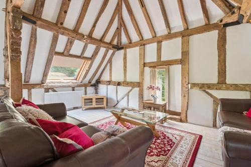 2-Bed Barn Escape, Private Drive and Gardens