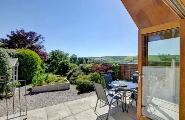2 bed garden cottage nestled on the edge of Exmoor