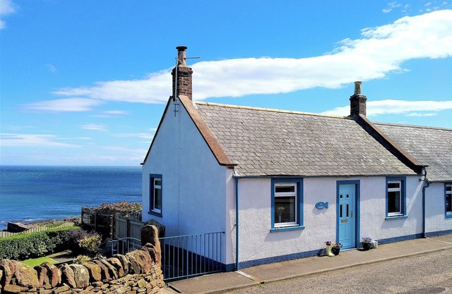 2 bedroom accommodation in Auchmithie near Arbroath