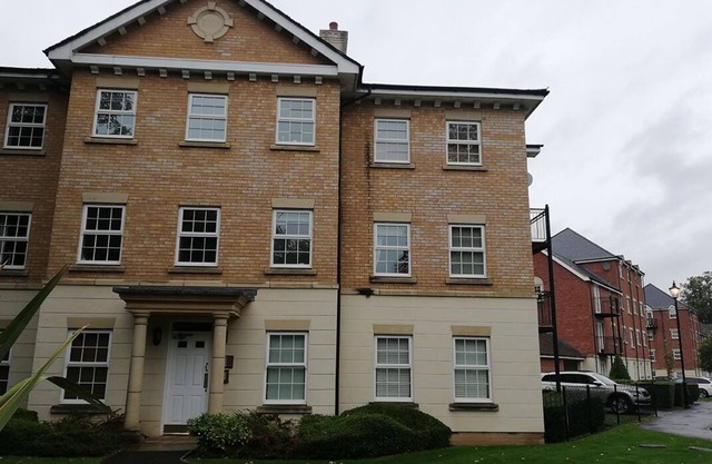 2 Bed in one of Newbury's oldest buildings (19SC)