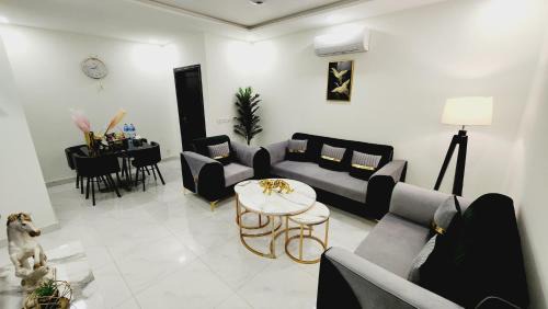 2 Bed Luxury Apartment, Pool, Gym, Cinema