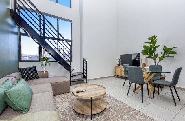 2 Bed Penthouse | Pool and Gym