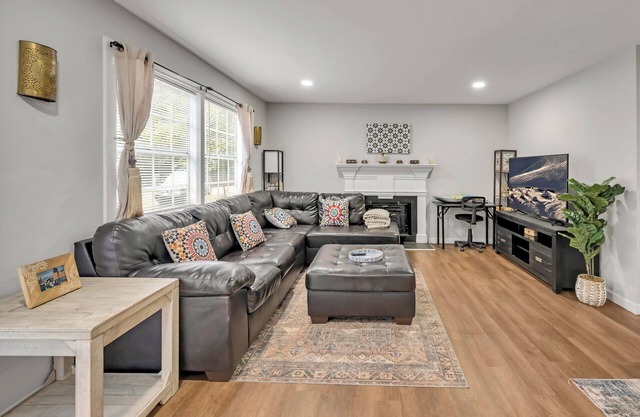 2 BED, Tv, Moroccan Style, kids essentials, Walk to Golf, close to shopping