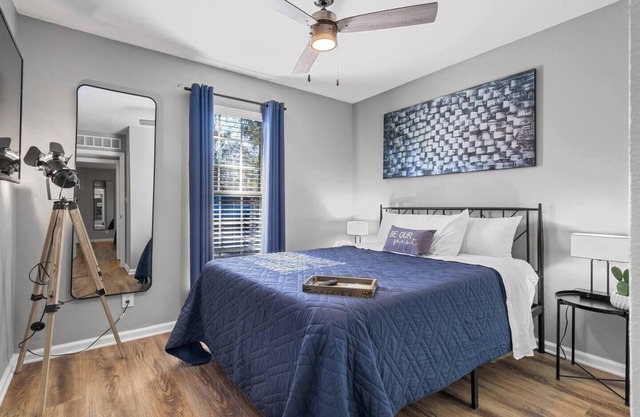 2 Bed w/Fenced Yard * Dog Friendly * Fox Den E