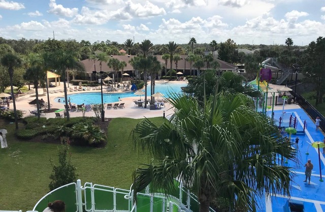 2 Bedroom, 2 Bath Condo 2 miles from Disney and 10 miles from Universal studios.