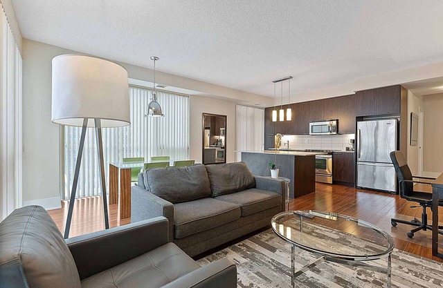2 Bedroom/2 Bathroom Deluxe Suite