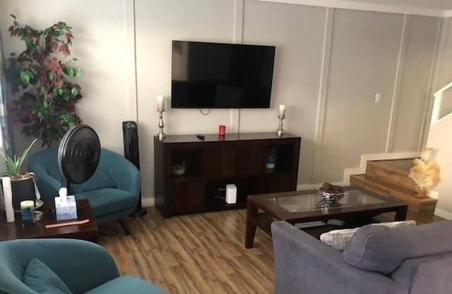 2 Bedroom 696949 by Houzlet