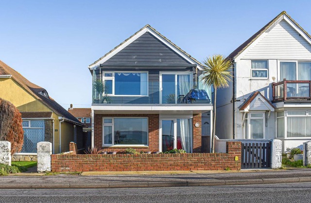 2 bedroom accommodation in Lee-On-The-Solent
