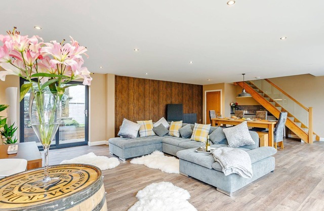 2 bedroom accommodation in Newbold Coleorton, near Ashby de la Zouch