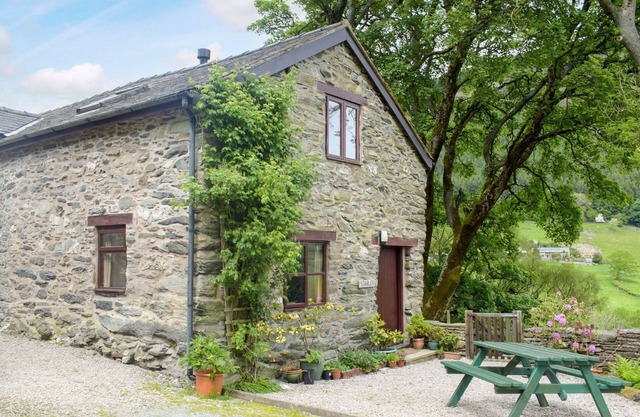 2 bedroom accommodation in Llangynog, near Welshpool