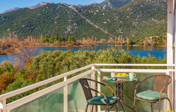 2 bedroom accommodation in Peracko Blato