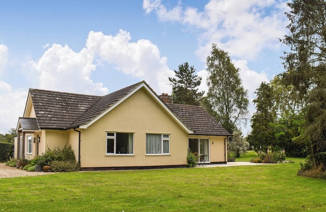 2 bedroom accommodation in Bury St Edmunds