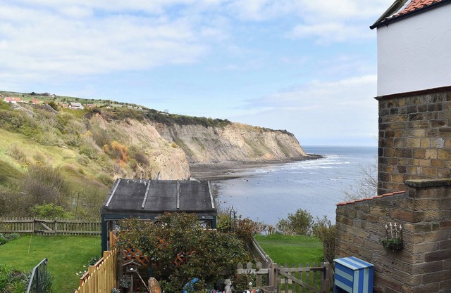 2 bedroom accommodation in Robin Hoods Bay