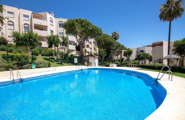 2 bedroom accommodation in Riviera del Sol