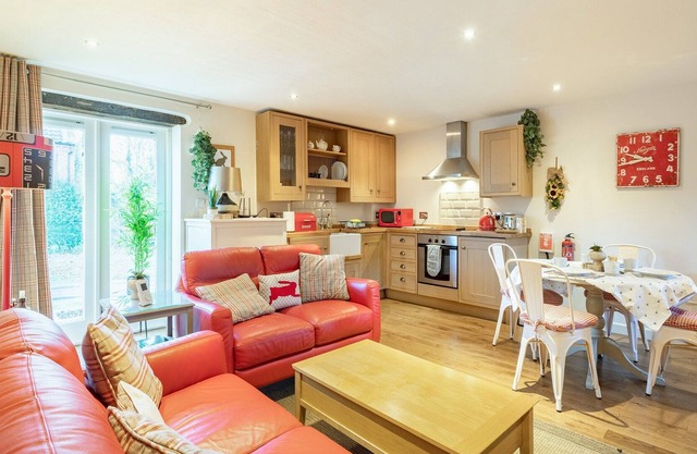 2 bedroom accommodation in Suffield, near North Walsham