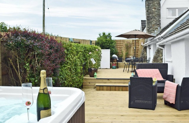2 bedroom accommodation in Johnston, near Broad Haven