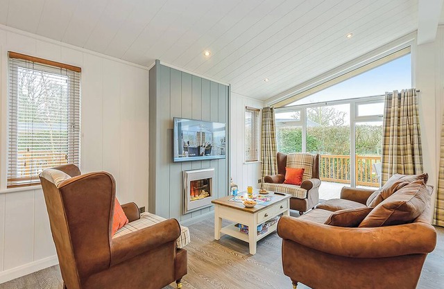 2 bedroom accommodation in Holton Heath