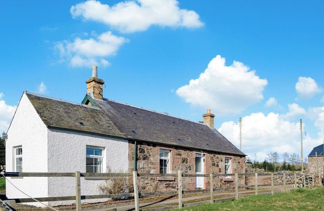 2 bedroom accommodation in Blairgowrie