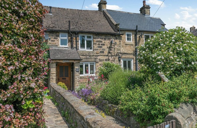 2 bedroom accommodation in Eyam, near Bakewell