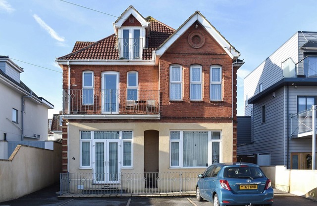 2 bedroom accommodation in Southbourne, Bournemouth