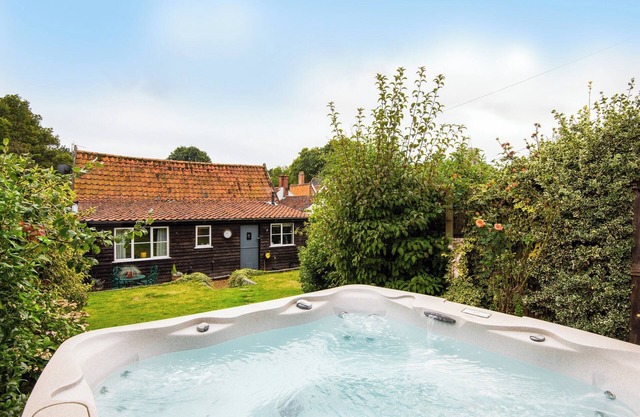 2 bedroom accommodation in Coltishall