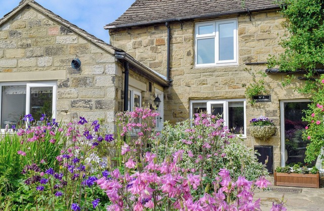 2 bedroom accommodation in Eyam, near Bakewell