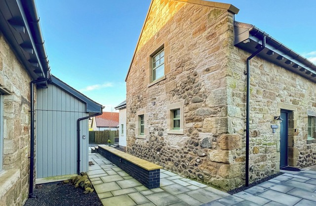 2 bedroom accommodation in Linlithgow