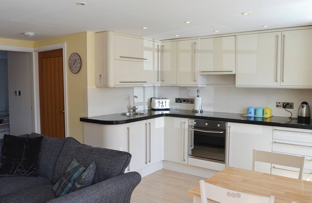 2 bedroom accommodation in Porthmadog