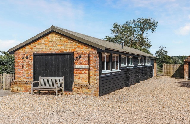 2 bedroom accommodation in Rye Foreign, near Rye