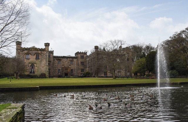 2 bedroom accommodation in Winterburn