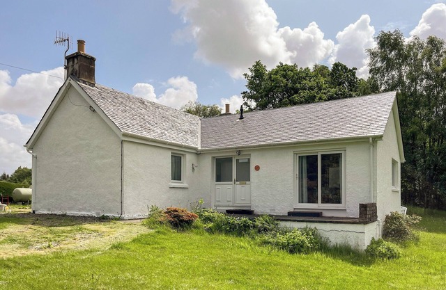 2 bedroom accommodation in Acharacle