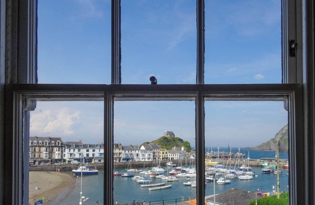 2 bedroom accommodation in Ilfracombe