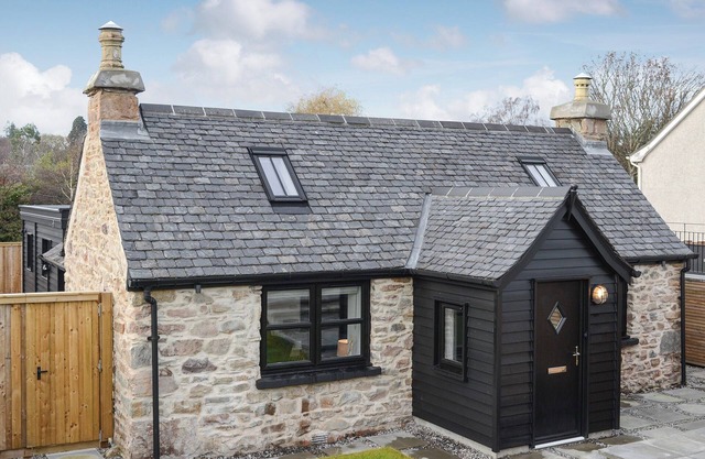 2 bedroom accommodation in Inverness