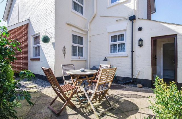 2 bedroom accommodation in Lyndhurst