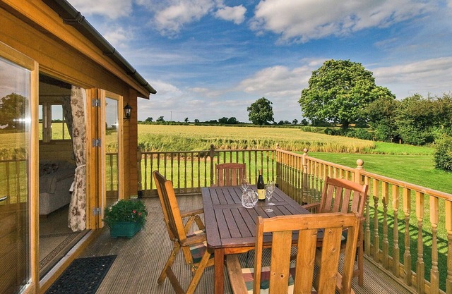 2 bedroom accommodation in Netherseal