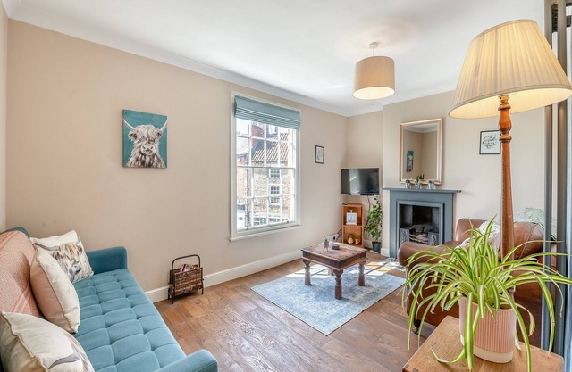 2 bedroom accommodation in Pickering