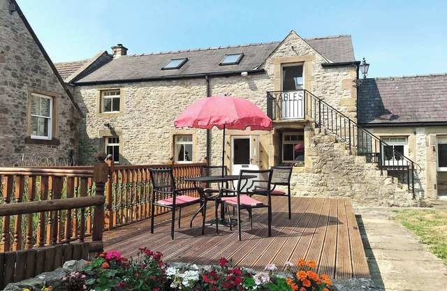 2 bedroom accommodation in Over Haddon, near Bakewell