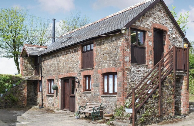 2 bedroom accommodation in Cranford, near Clovelly