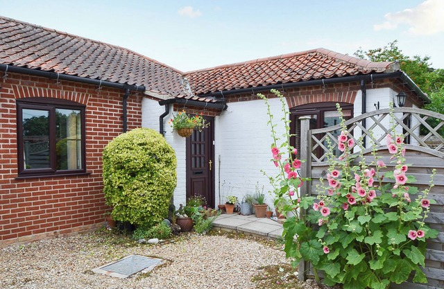 2 bedroom accommodation in Blakeney